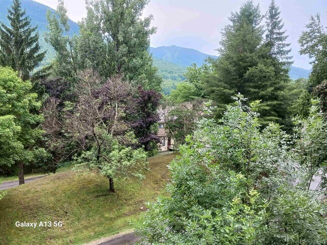 Building Photo - 114 Easterly Rd