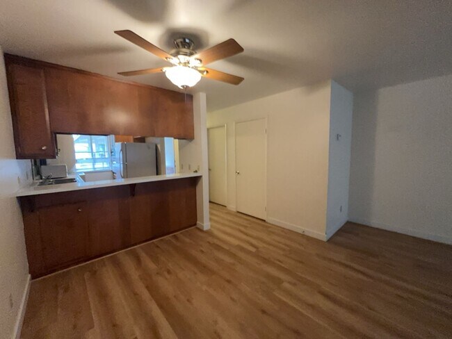 Building Photo - 605 Radcliffe Dr