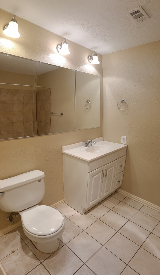 Building Photo - 2901 Robin Hill Ln