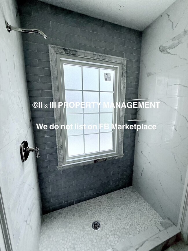 Building Photo - 1314 W Red Bridge Rd