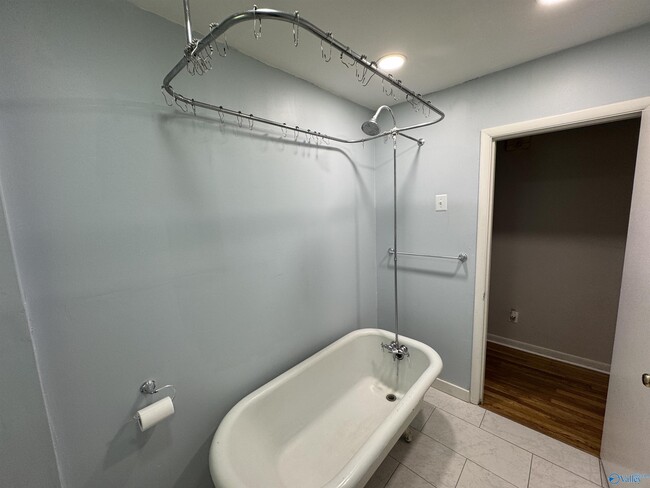 Building Photo - 918 Woodall Ln NW