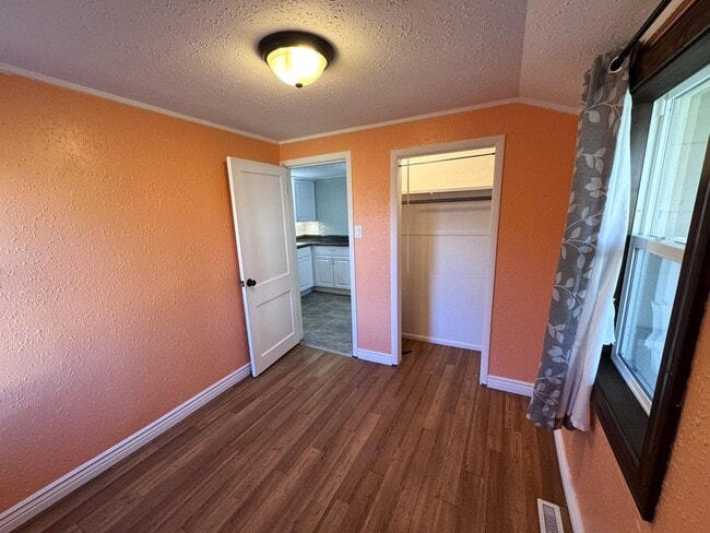 Building Photo - Beautifully Remodeled Home Near Terry Park