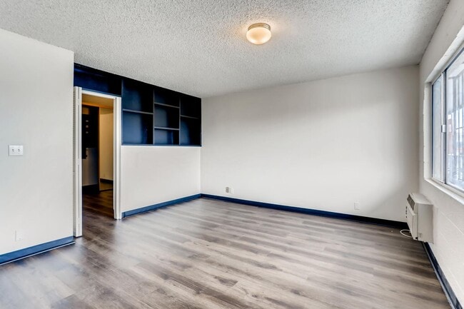 Building Photo - Modern 1 bedroom Condo next to UNLV