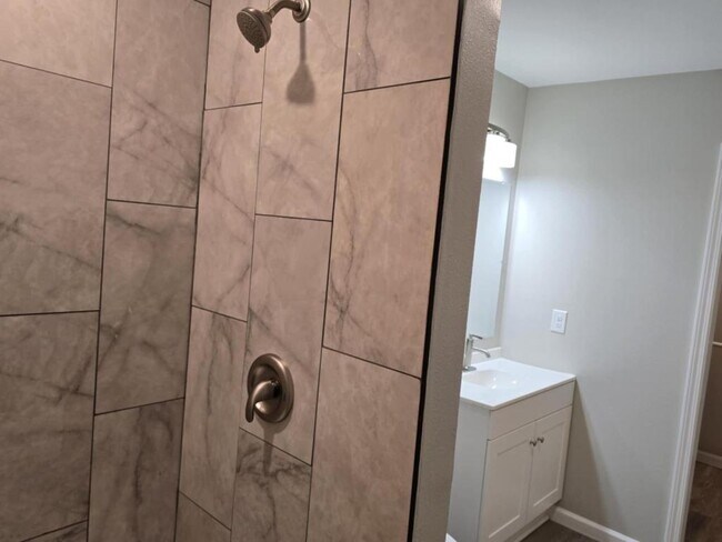 Building Photo - 4111 W 57th St