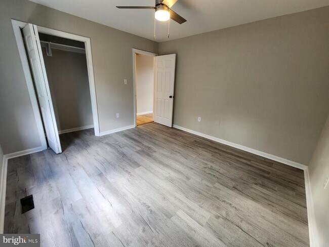 Building Photo - 5625 Reardon Ln