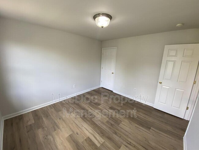 Building Photo - 7218 John Taylor Mews