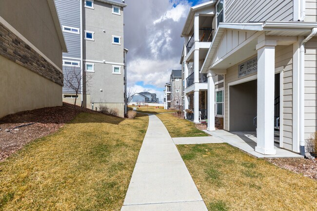 Building Photo - 14472 S Selvig Way