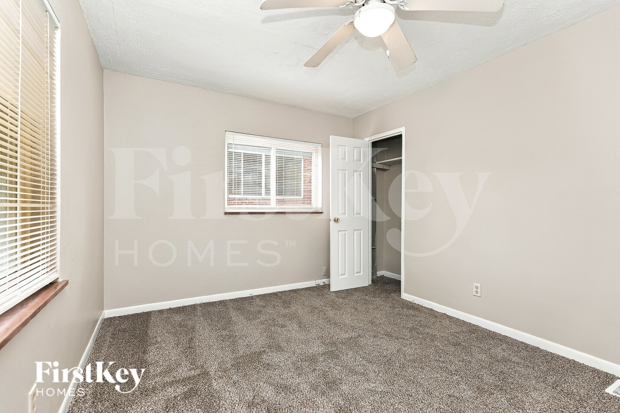 Building Photo - 1494 Clovernoll Dr