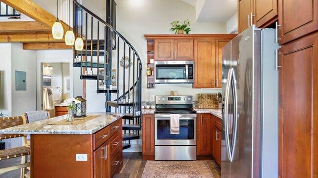 Building Photo - BK-1284