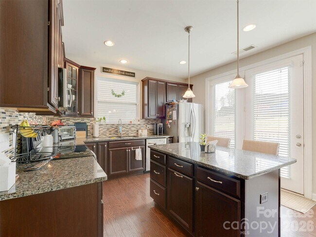 Building Photo - 7121 Toxaway Ln