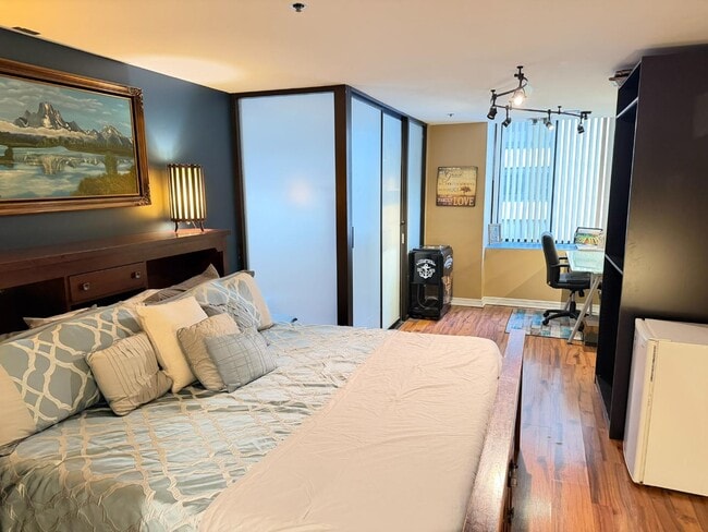 Building Photo - 44 W Broadway