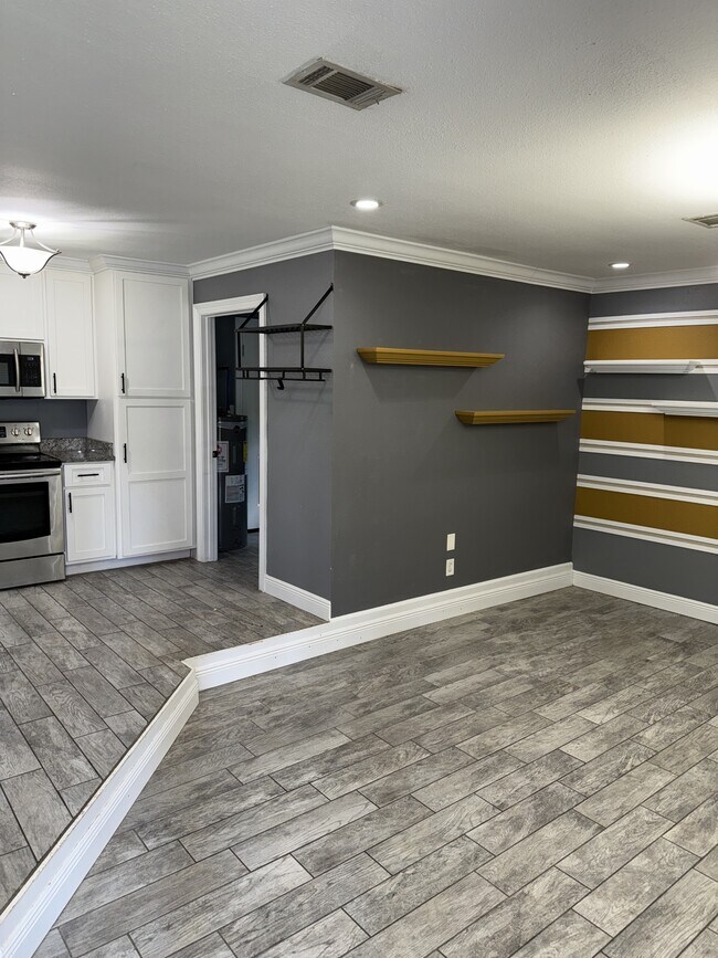 Building Photo - 8240 Tempest Dr