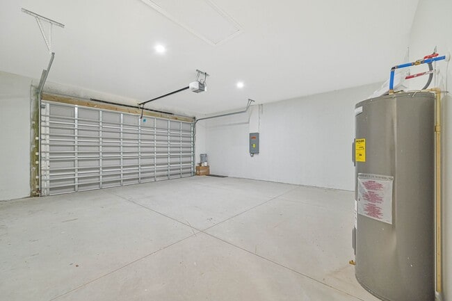 Building Photo - ** 3 Bed / 2 Bath ~ 2 Car Garage ~ New Con...