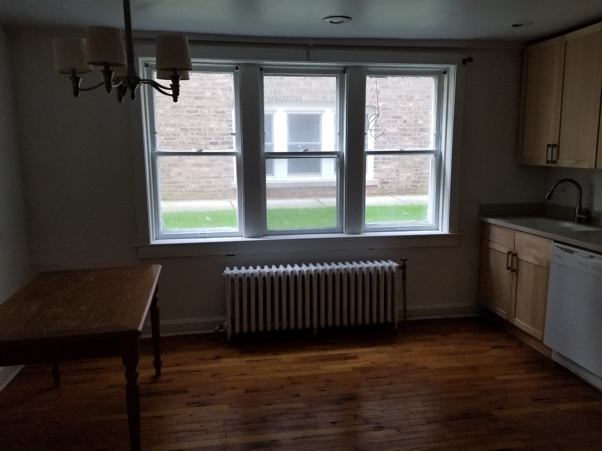 Building Photo - 1326 Dewey Ave