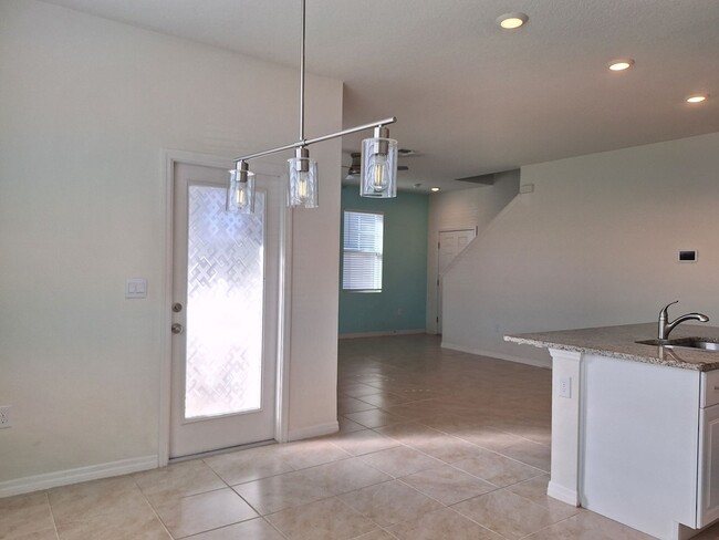 Building Photo - 3BR 2.5BA VENETIAN BAY TOWNHOME