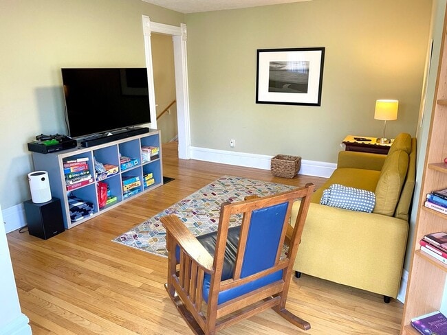 Building Photo - 2 bedroom in Heritage Hill