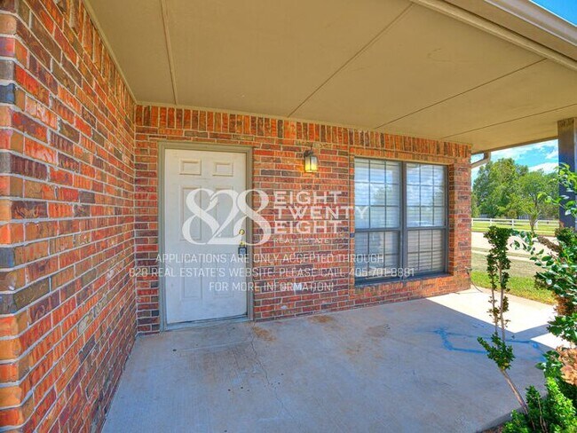 Building Photo - *AVAILABLE NOW!* CUTE 3 BED/2 BATH DUPLEX IN NORMAN!