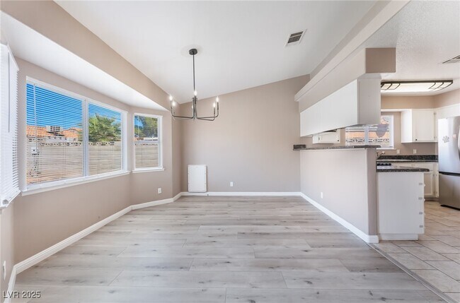 Building Photo - 5033 Drummond Rd