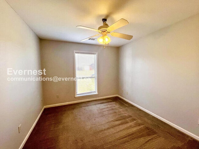 Building Photo - 93 Rosebud Cir