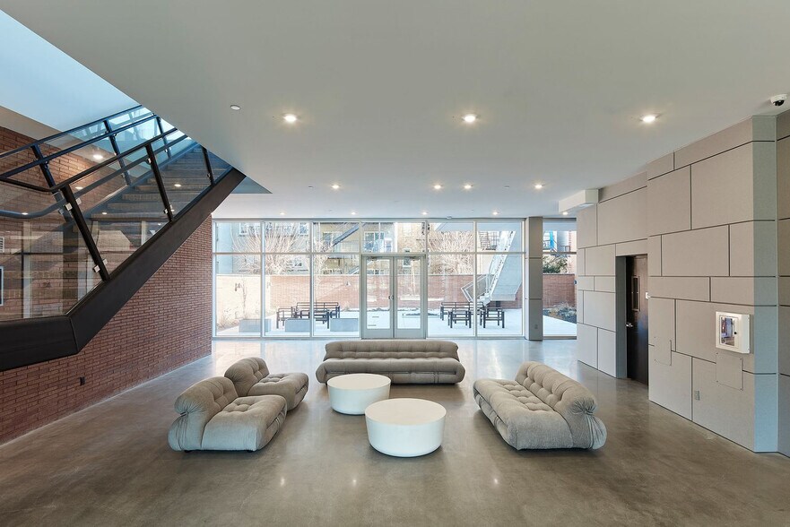 Building Photo - 1b Marshall Dr