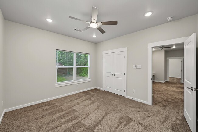 Building Photo - 117 Sun City Ln