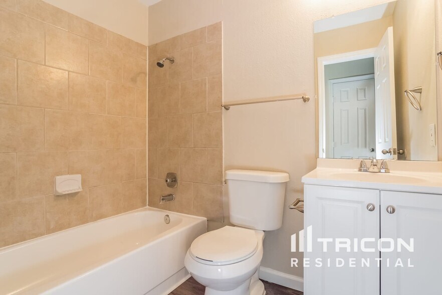 Building Photo - 13138 Crystal Cove Dr