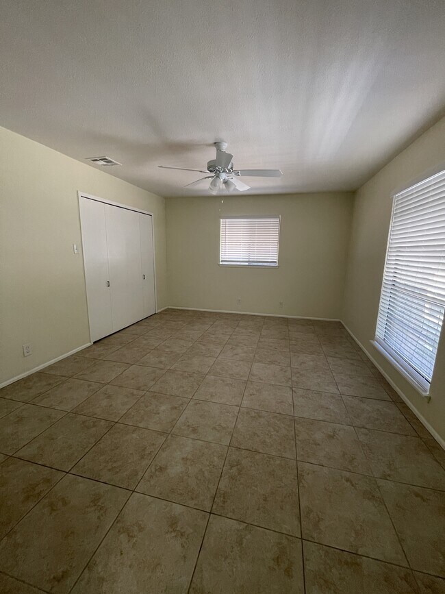 Building Photo - 6306 Madeleine Dr