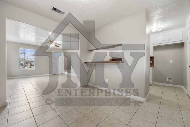 Building Photo - 2526 Aldon St