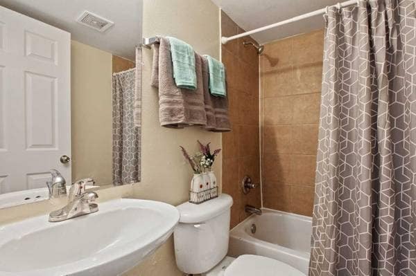 Primary Photo - 3300 Garden Oaks Dr
