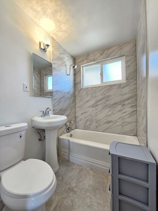 Building Photo - Remodeled Home for Rent – Fresh, Modern, a...