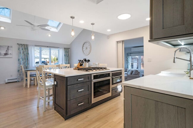 Building Photo - 18 Maryland Blvd