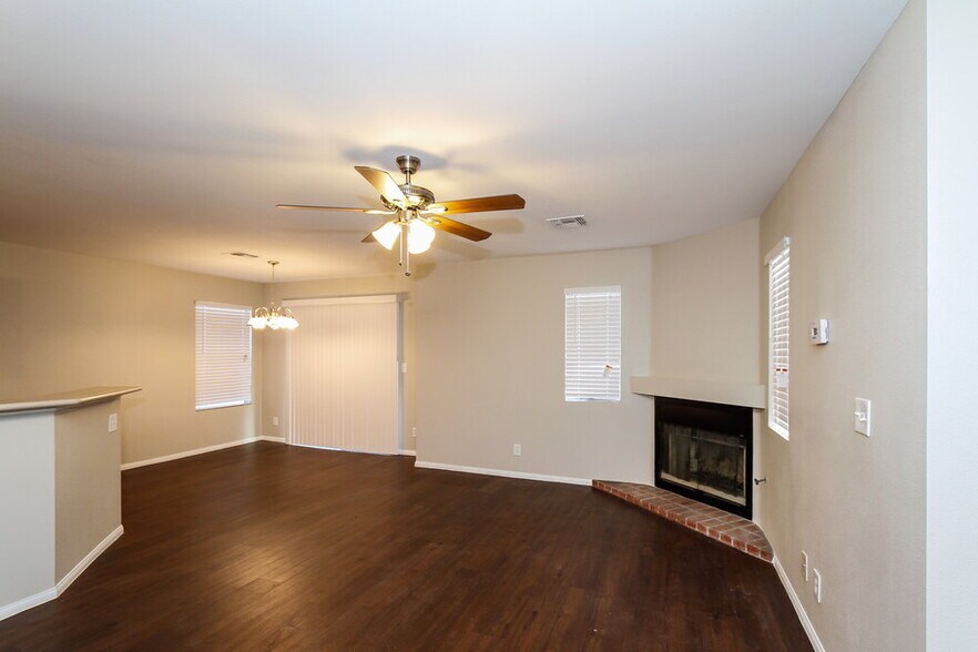 Building Photo - 102 Montclair Dr
