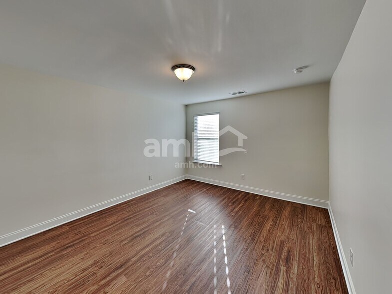 Building Photo - 106 Ashton Dr