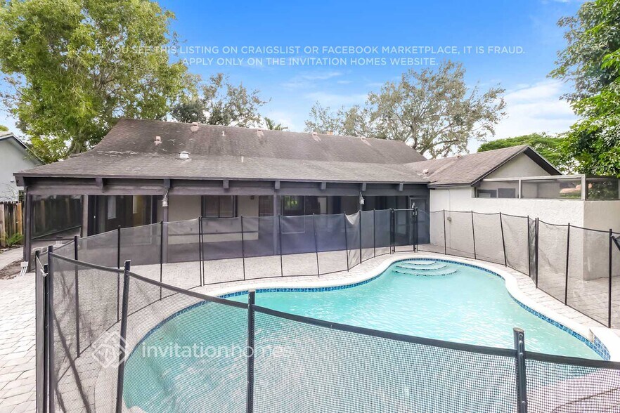 Building Photo - 9861 NW 10th St