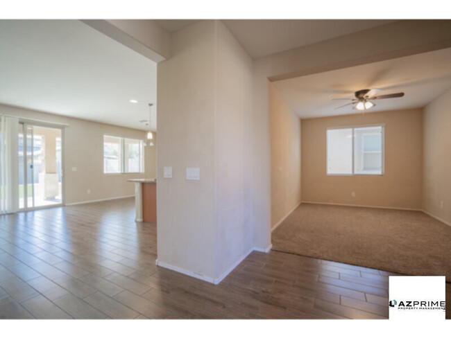 Building Photo - $500 OFF FIRST MONTH'S RENT MOVE IN SPECIA...