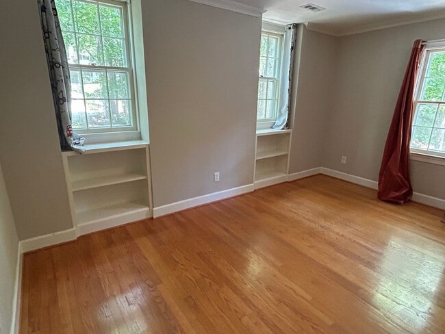 Building Photo - 5 Bed | 3.5 Bath House in Raleigh