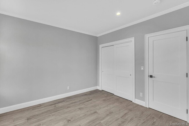 Building Photo - 156 W Broadway