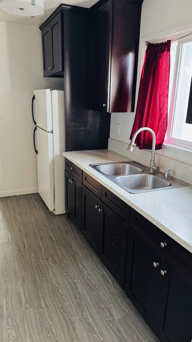 Building Photo - 515 N Nicholson Ave