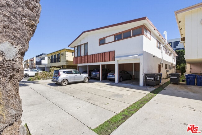 Building Photo - 1058 S Wooster St