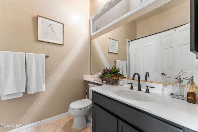 Building Photo - 5641 Hickory St