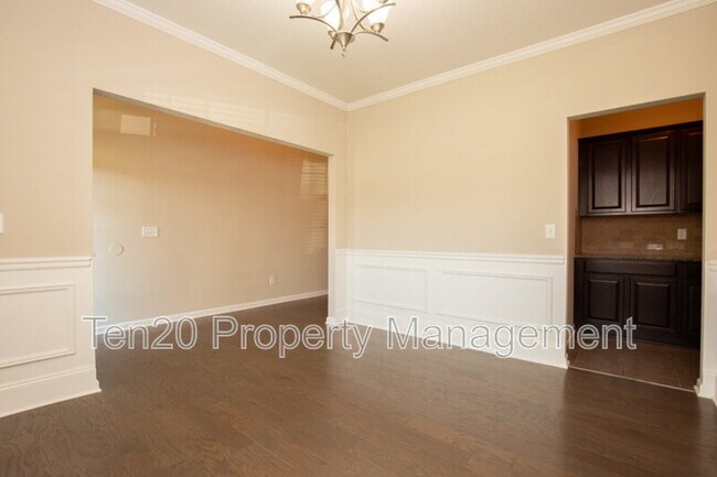 Building Photo - 2510 Ridgewood Way