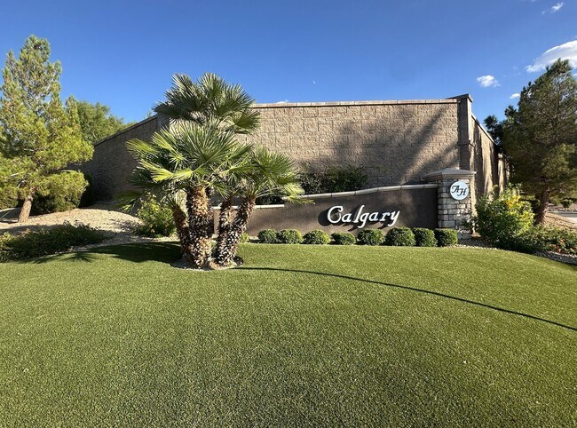 Building Photo - ANTHEM HIGHLANDS!! READY FOR IMMEDIATE MOV...