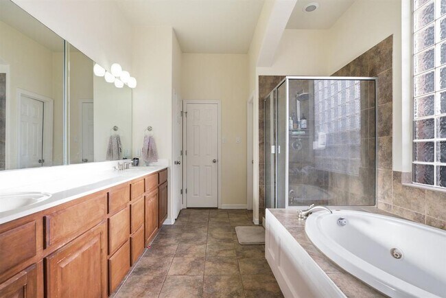 Building Photo - 3552 Alexandrite Way