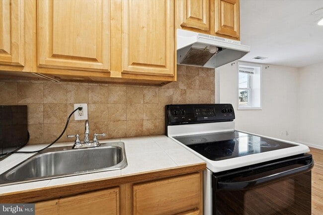 Building Photo - 621 Federal St