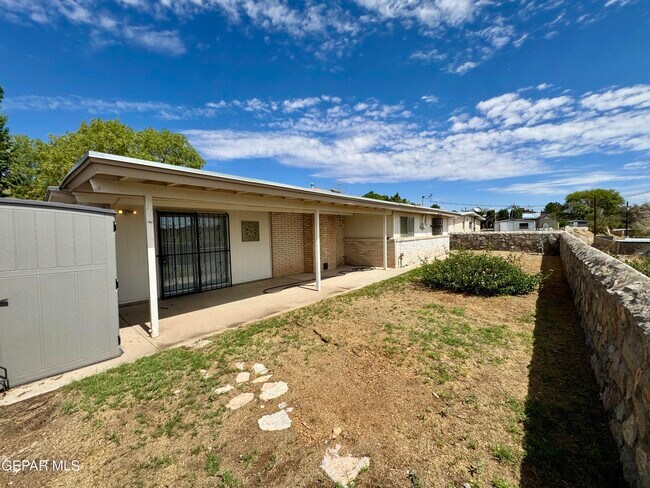 Building Photo - 9928 Acer Ave