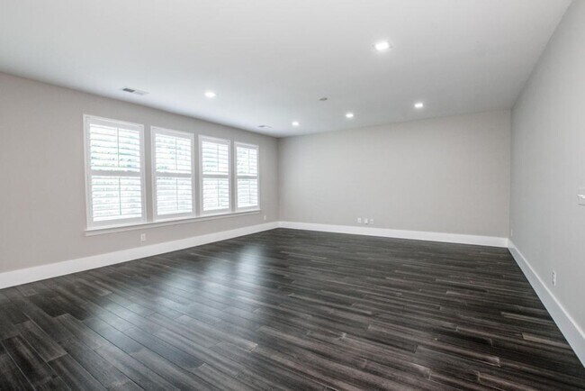 Building Photo - 6120 Durango Way