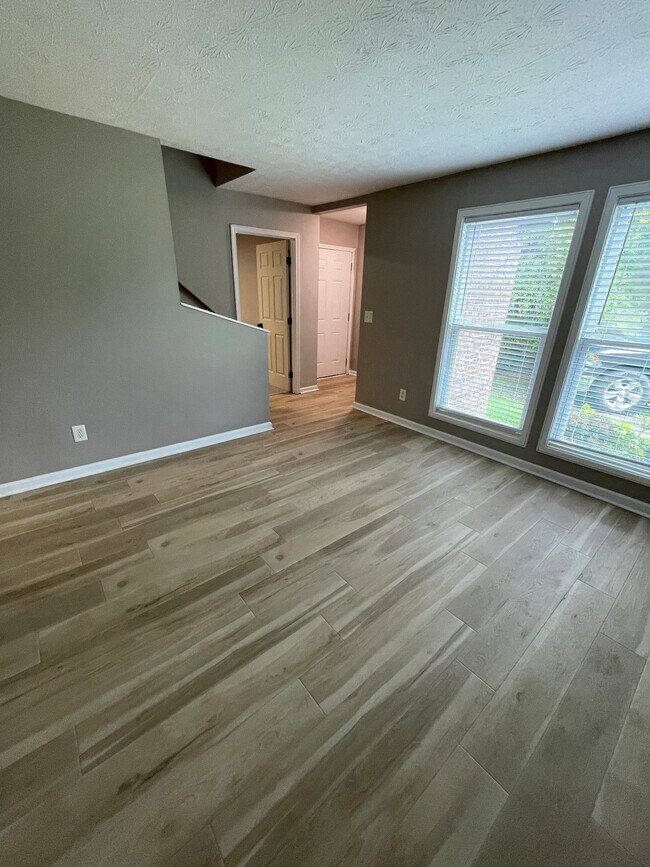 Building Photo - 3173 Dove Ct SW