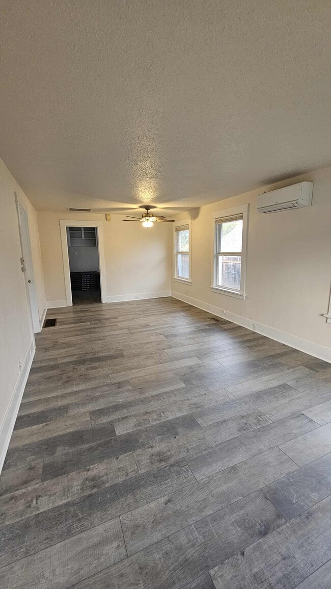 Building Photo - 602 Louviers Ave