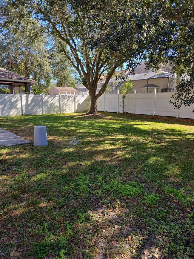 Building Photo - Spacious Land O’ Lakes Single Family Home ...