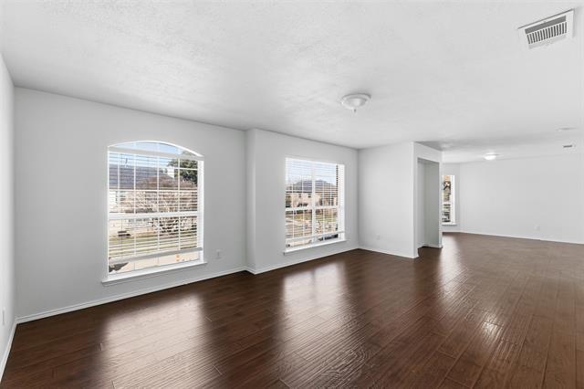 Building Photo - 1124 Breezewood Dr